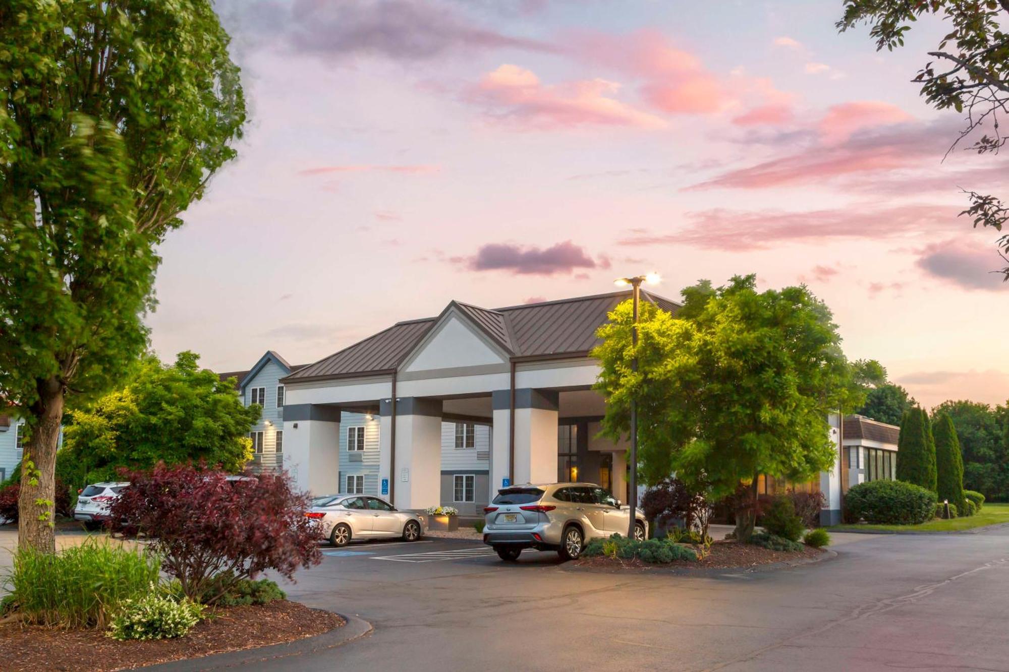 Best Western Hartford Hotel And Suites Exteriér fotografie